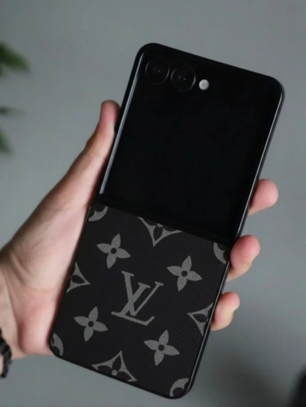 NEW ▪ LV Monogram Samsung Galaxy Z Flip 7 Case ▪︎ Blk/Gry